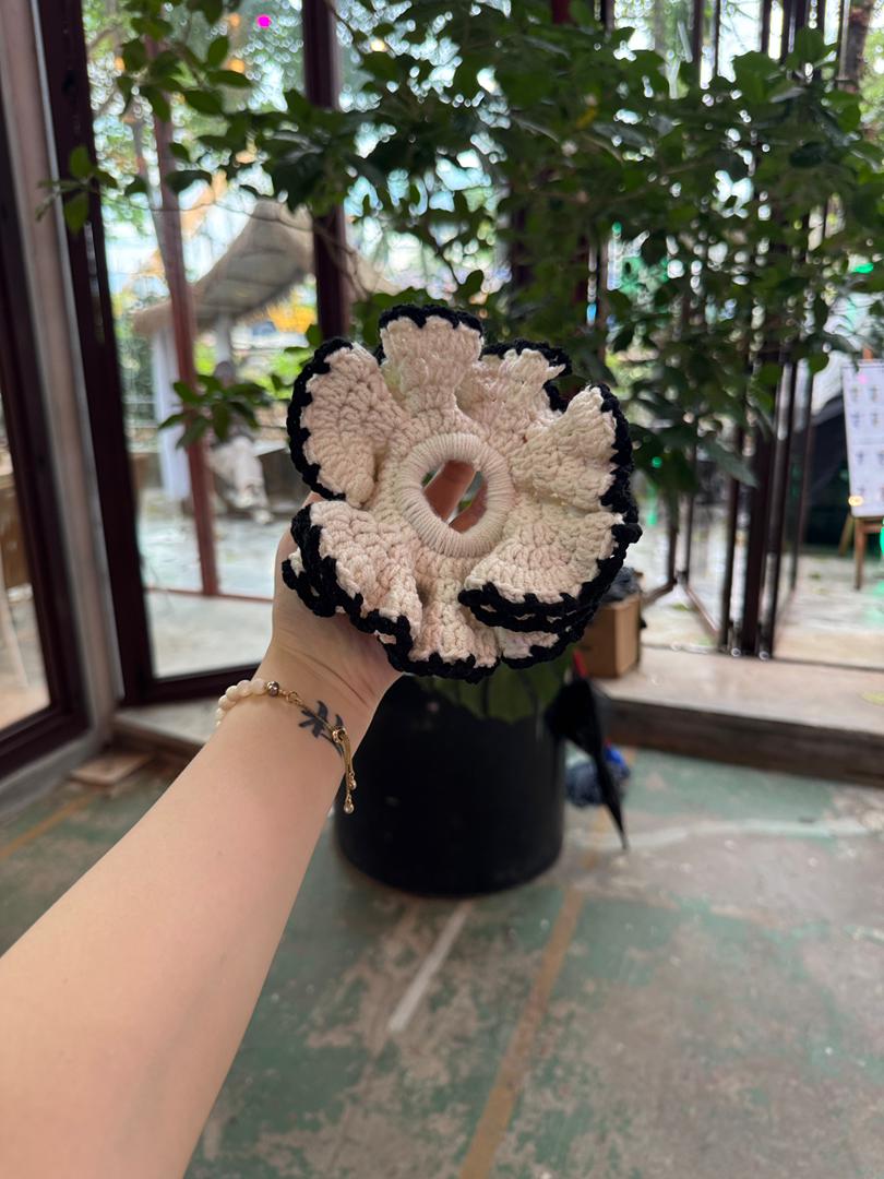 Vanilla Scrunchies