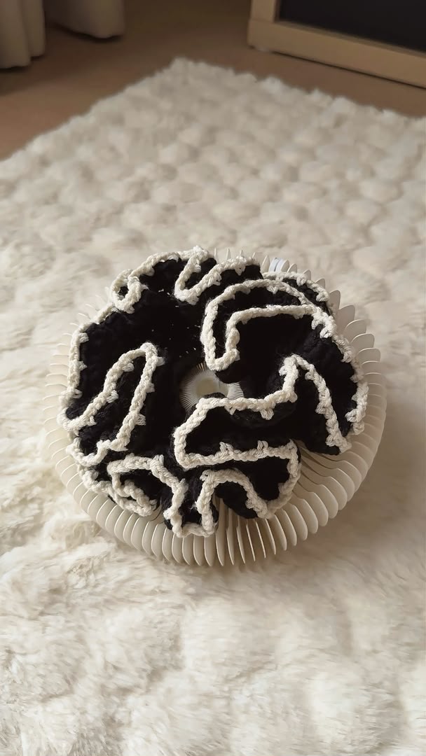 Noir Scrunchies